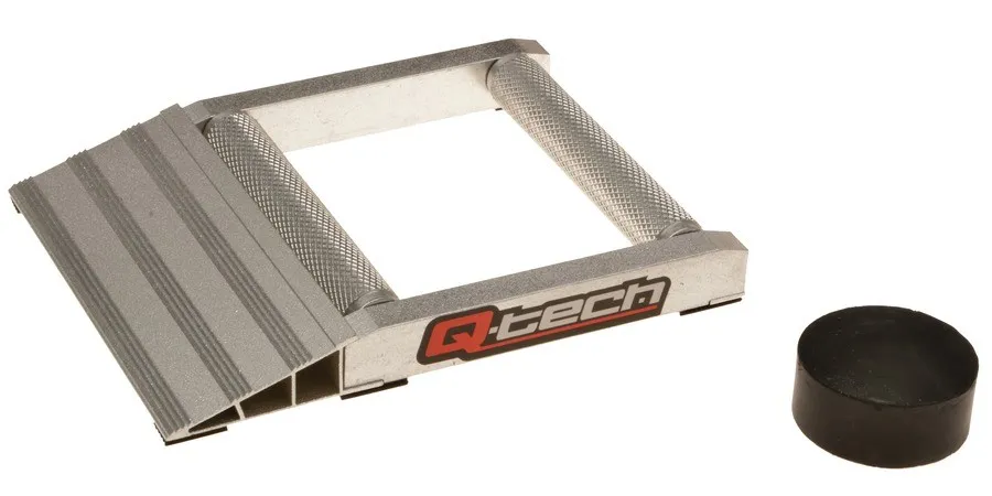 Odeslání Ihned Hliníková podložka s válci pro možnost promazání sekundárního převodu, QTECH | HZmoto - vše pro motorkáře a jejich stroje